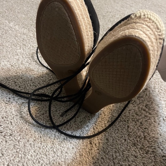 Jessica Simpson closed toe wedge espadrilles New - Picture 3 of 7